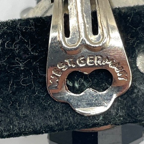 West Germany Signed Vntage Black Lava Rock Look Clip-on Cluster Earrings - Picture 8 of 13